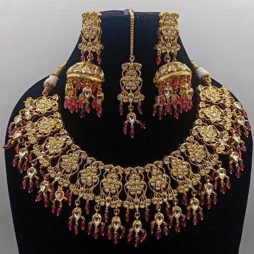 Ishhaara Green Antique Gold Design Necklace Set