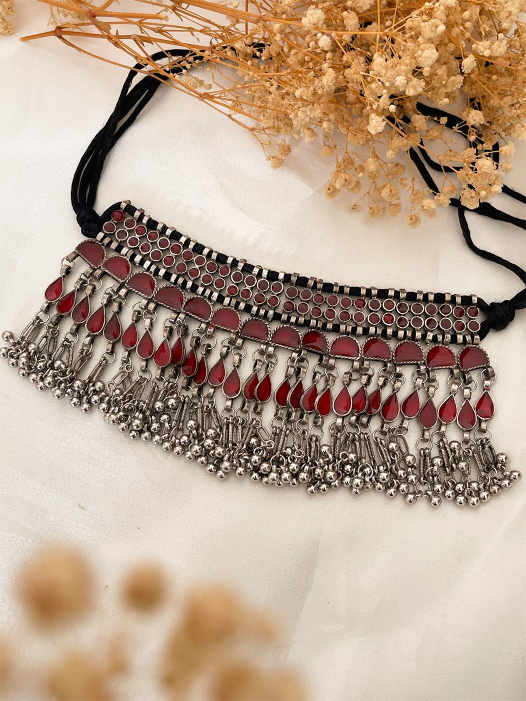 Ishhaara Red Elegant Oxidised Silver Pearl Choker Necklace