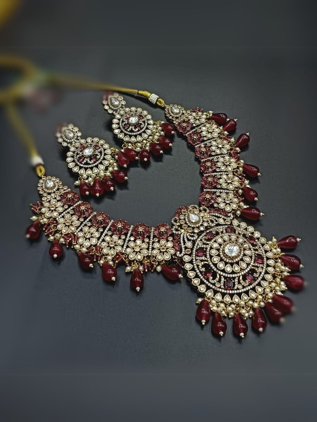 Ishhaara Red Elegant Victorian Pendant Necklace With Earrings