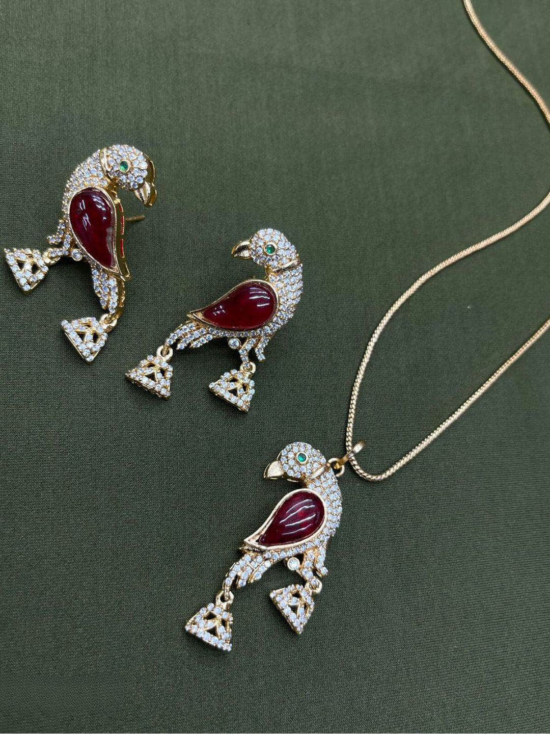 Ishhaara Red Emperor Fairywren Pendant Necklace Set