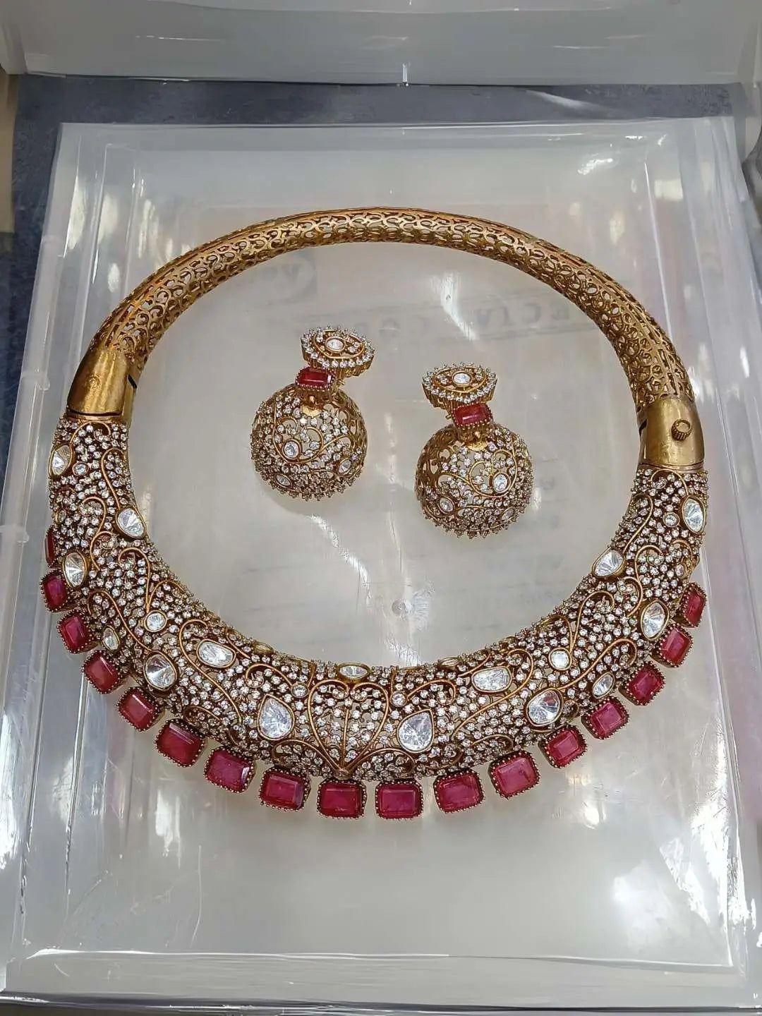 Ishhaara Red Exclusive Hand Crafted Kundan Polki Hasli Necklace Set