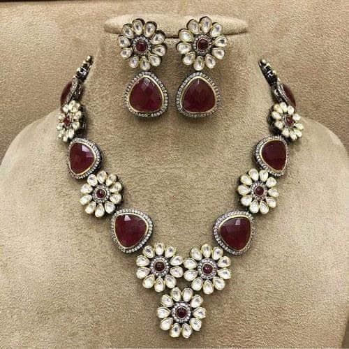 Ishhaara Flower Kundan Stone Necklace