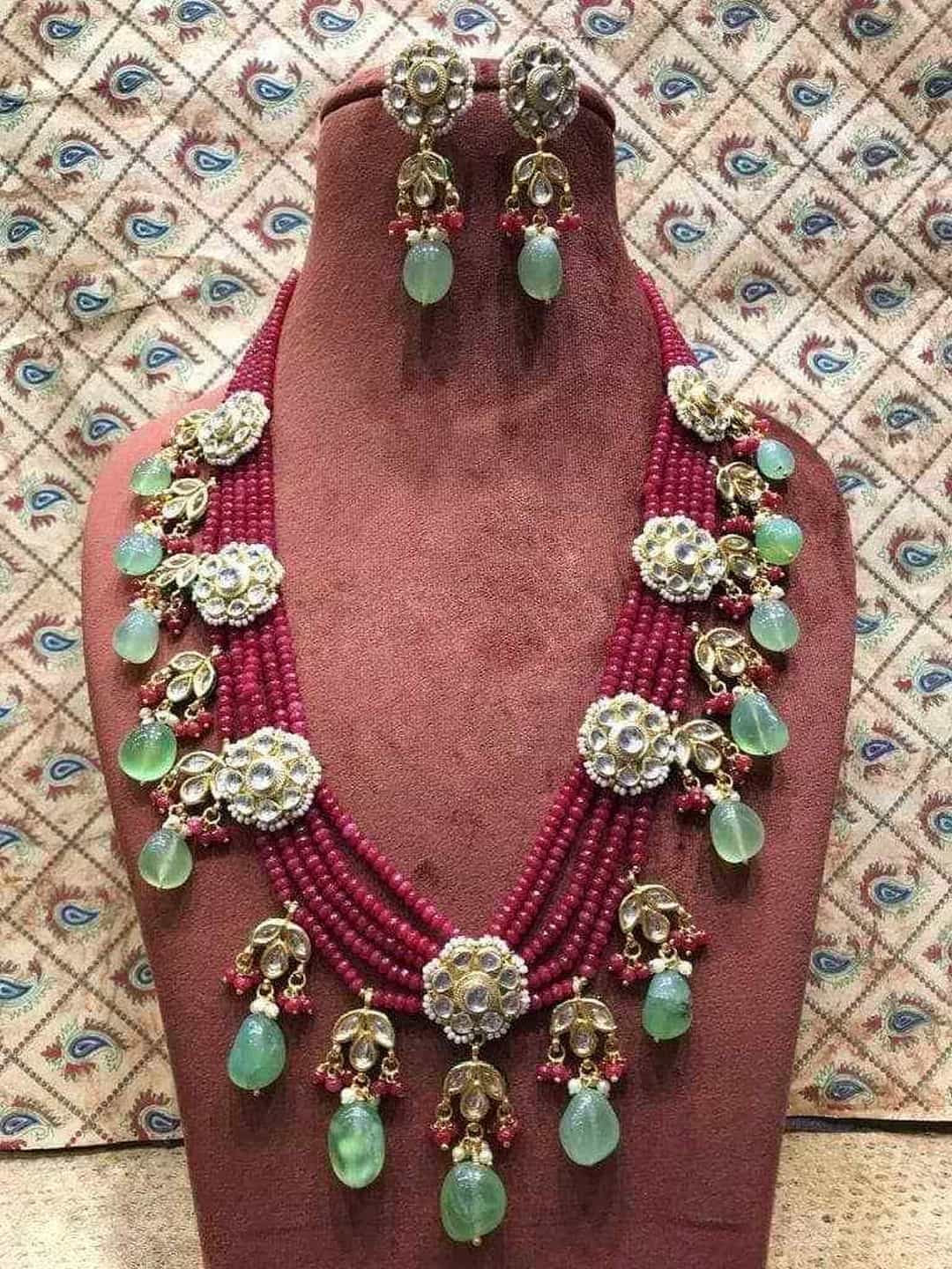 Ishhaara Red Flower Patch Pendant Necklace