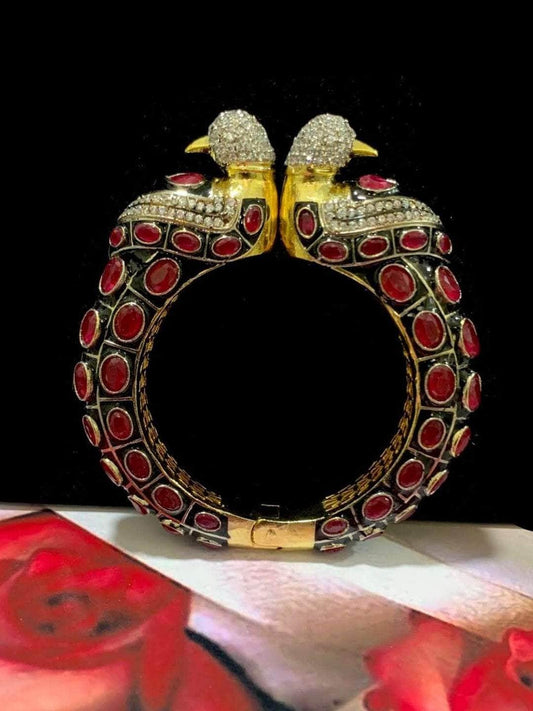 Ishhaara Kili Mugam Handcuff