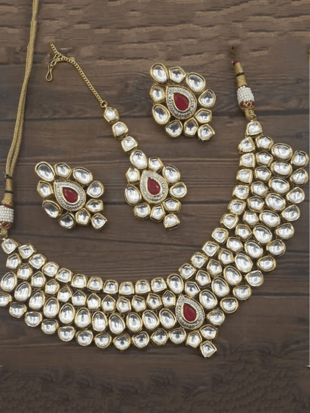 Ishhaara Kundan Fitted Set With Teeka