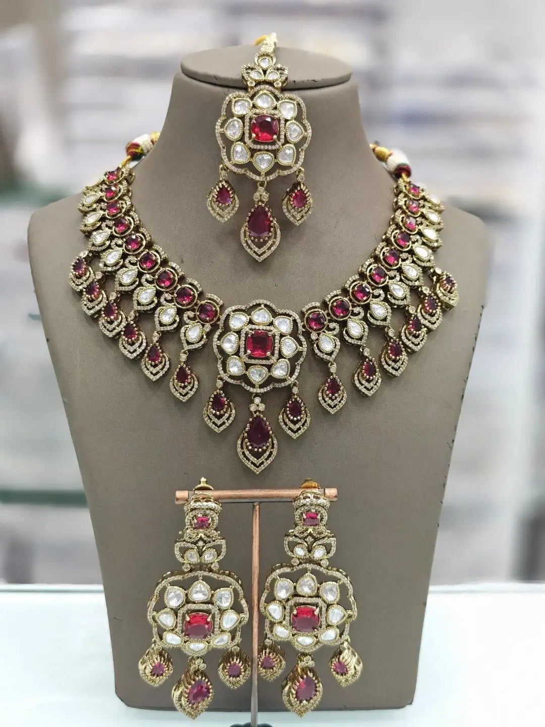 Ishhaara Red Mossianite Polki Necklace