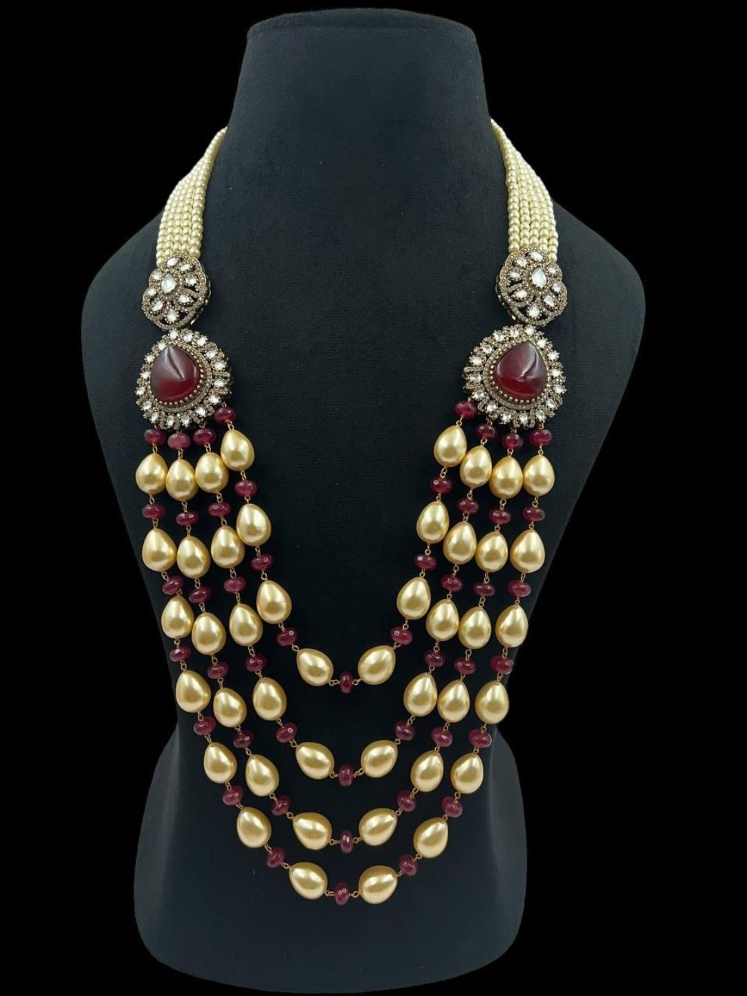 Ishhaara Green Nayaab Haniya Pearl Neckpiece