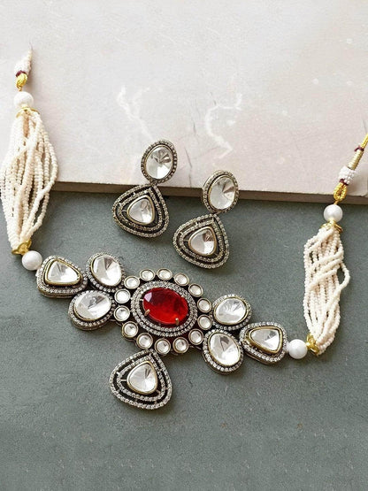 Ishhaara Nikita Dutta In Carved Center Kundan Choker Set