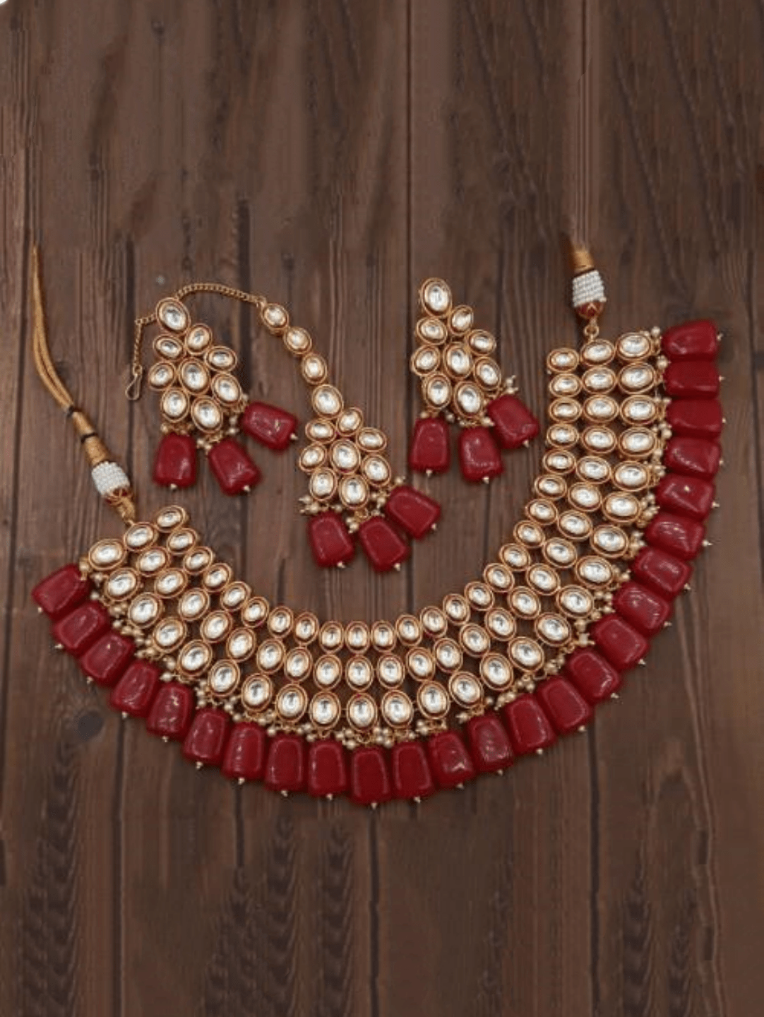 Ishhaara Red Oval Kundan Choker Necklace Set With Beads