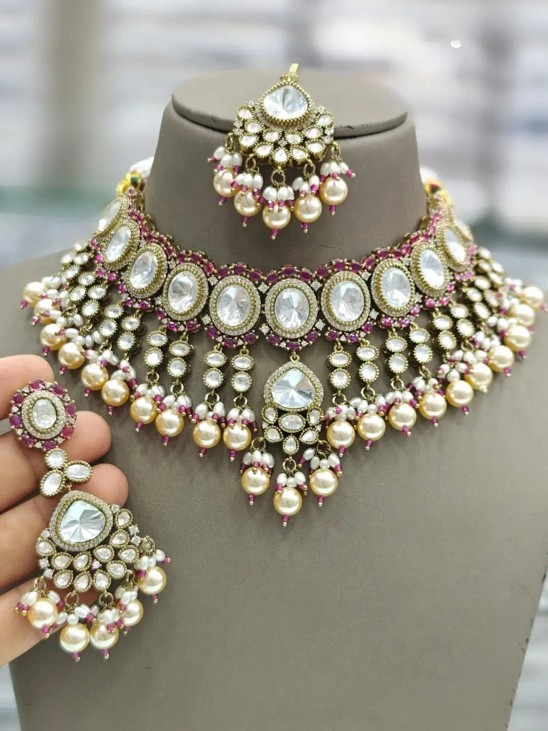 Ishhaara Red Oval Shaped Polki Kundan Studded Choker