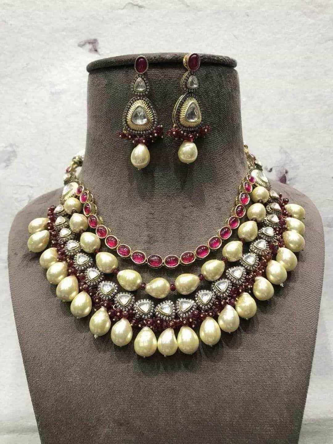 Ishhaara Green Polki Necklace With Beads