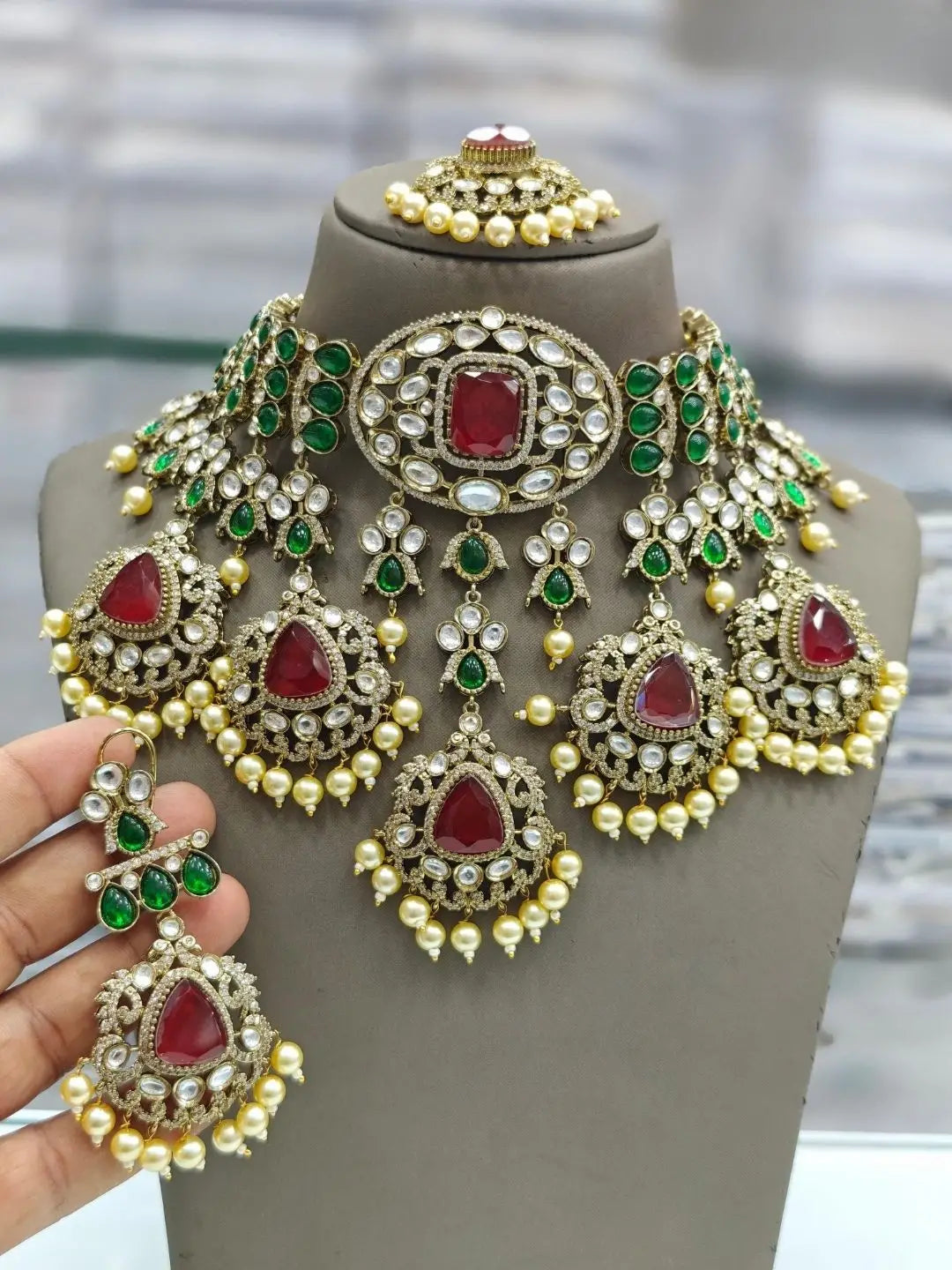 Ishhaara Red Radiant Polki Choker With Emerald Beads