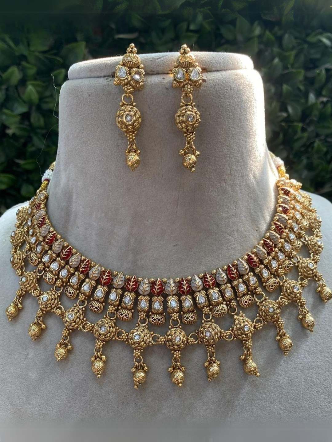 Ishhaara Multicolor Rajwadi Kundan Studded Bridal Choker