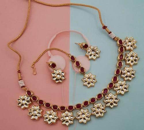 Ishhaara Red Simple Multi Flower Motif Necklace Set