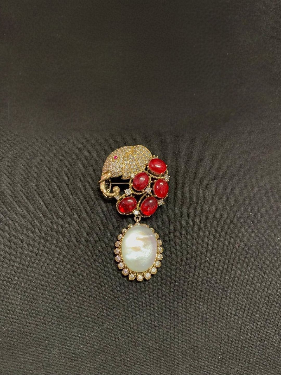 Ishhaara Red Stones And Beads Studded Emerald Brooch