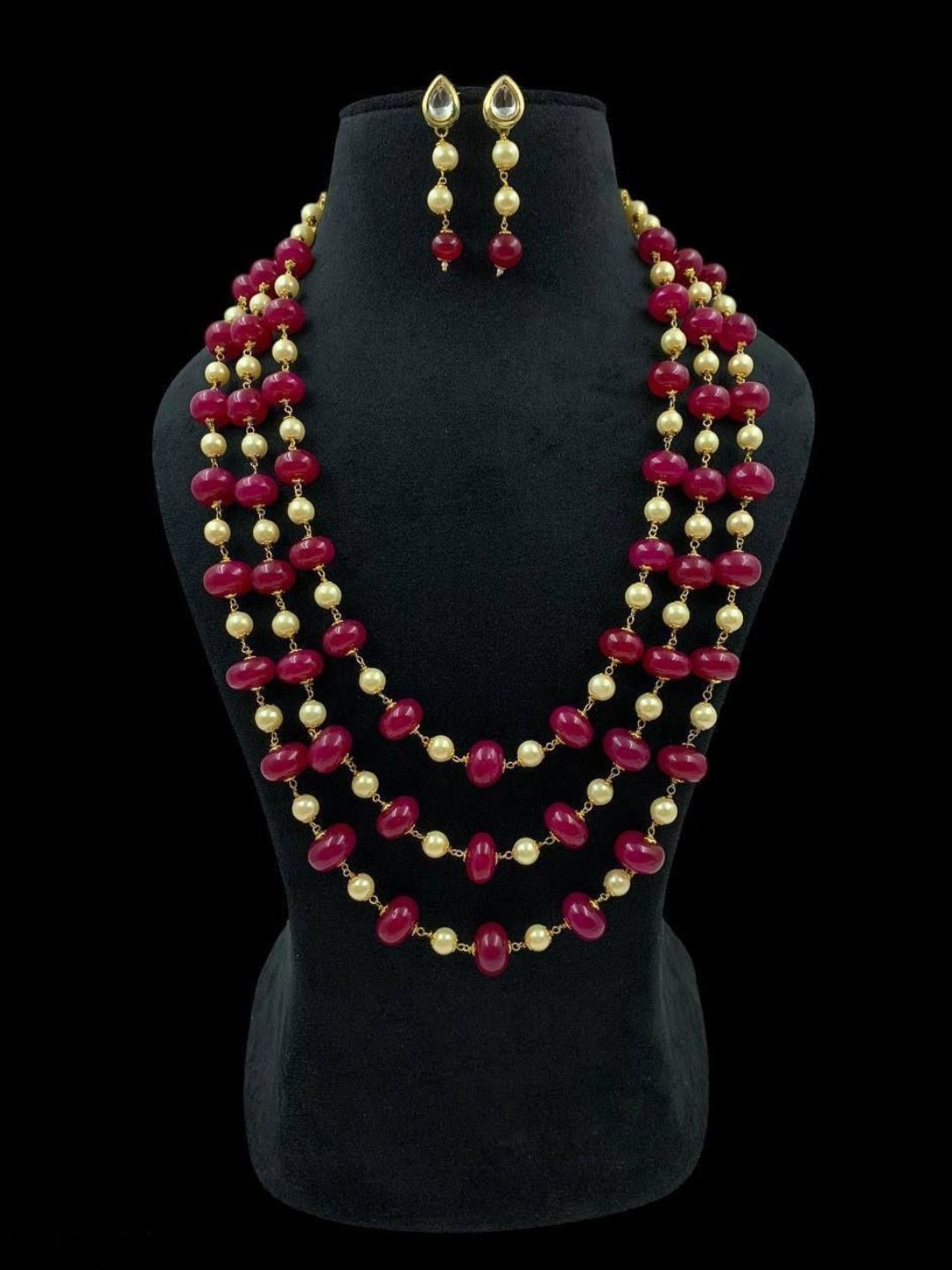 Ishhaara Green Three Layered Onyx Beads Necklace