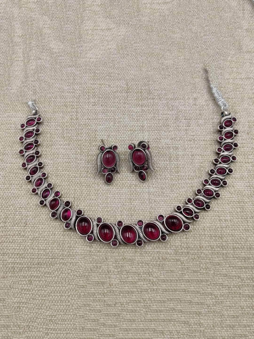 Ishhaara Twisted Gem Necklace