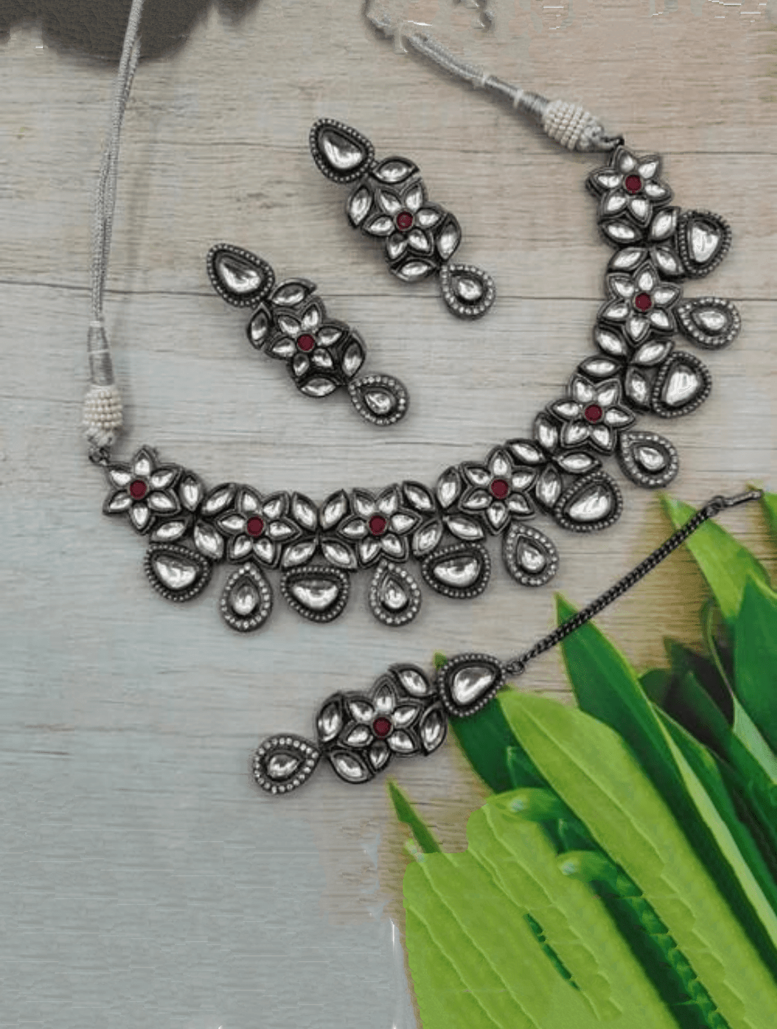 Ishhaara Victorian Flower Ad Drop Necklace Set