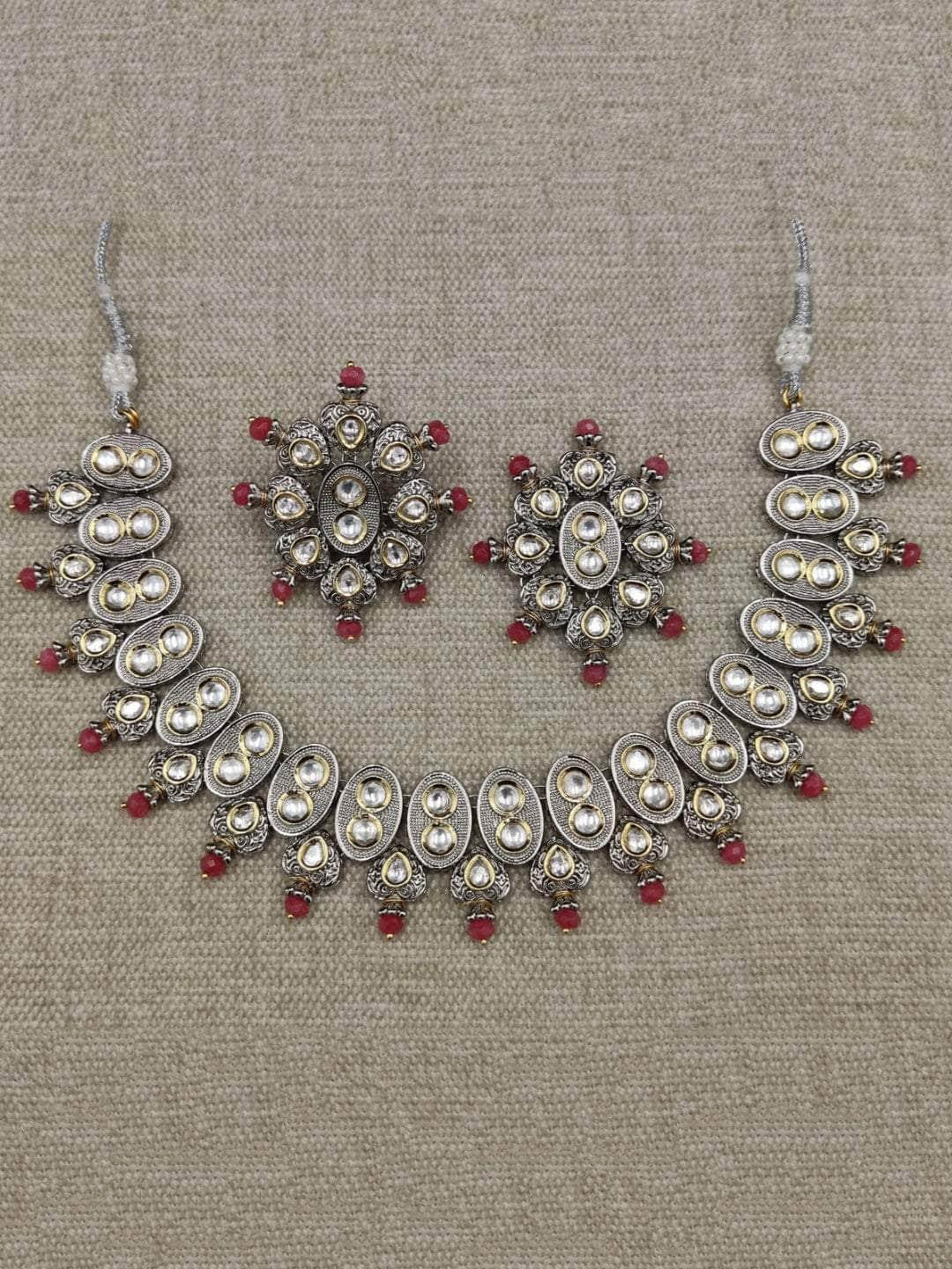 Ishhaara Vintage Sparkle Necklace