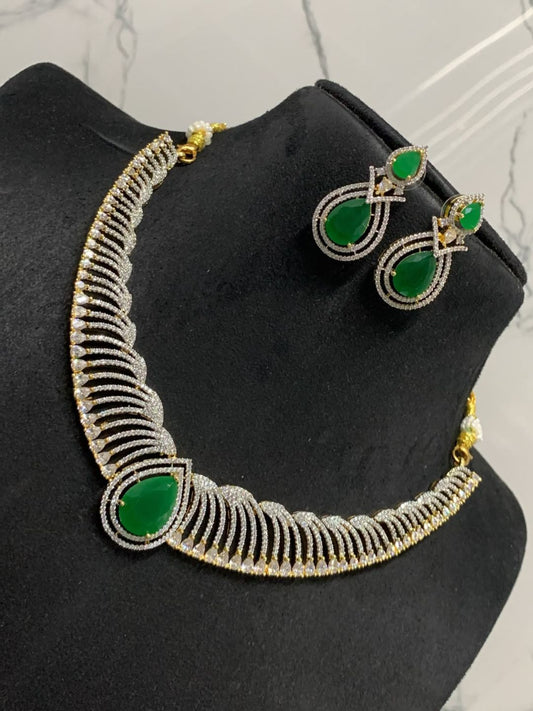 Ishhaara Regal Ad Emerald Green Stone Necklace