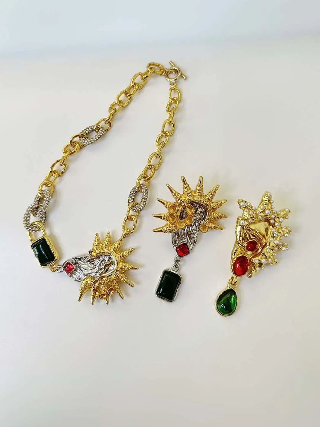 Ishhaara Retro Style Statement Earrings And Neck Piece