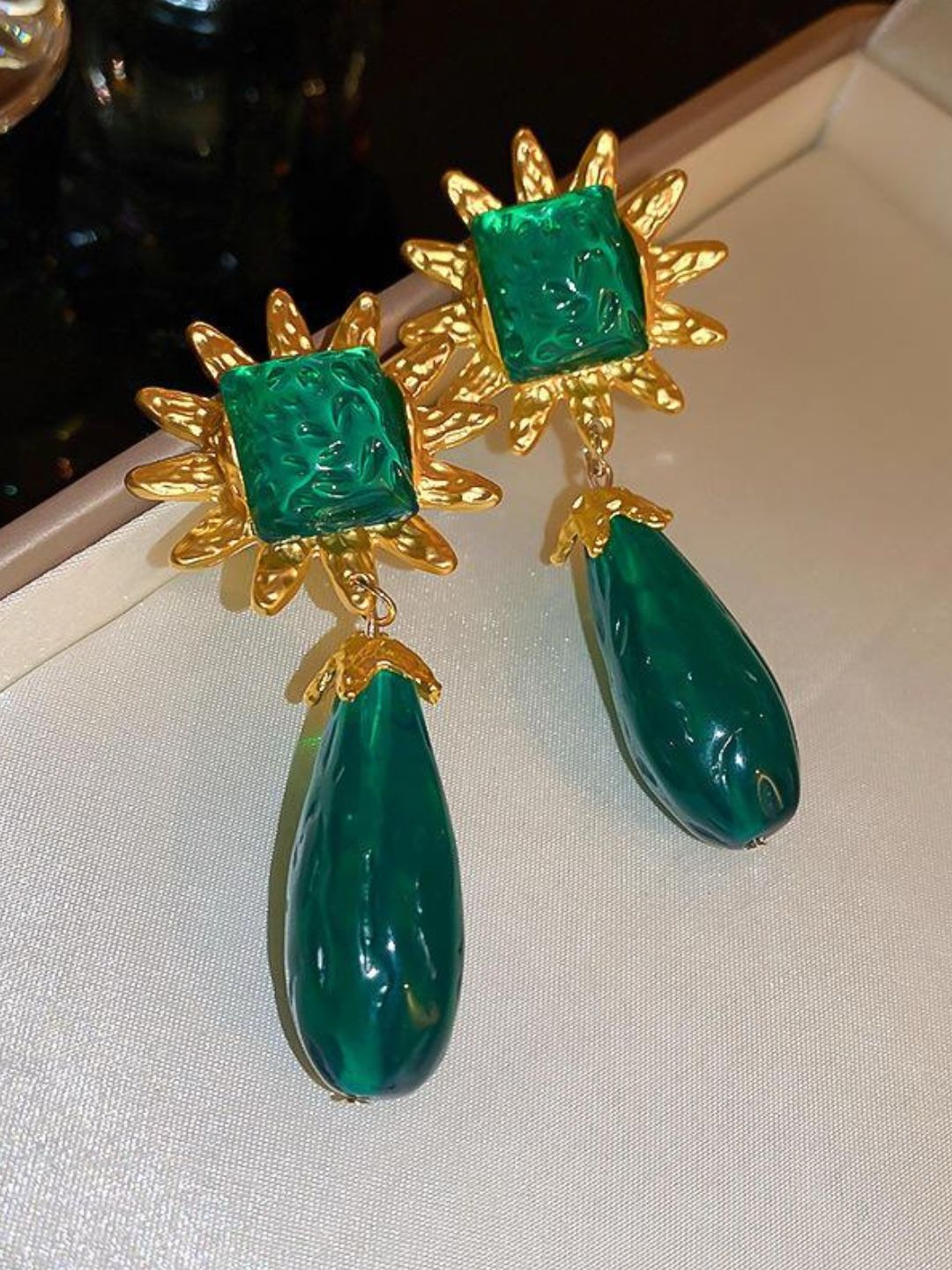 Ishhaara Retro Vintage French Elegant Earrings