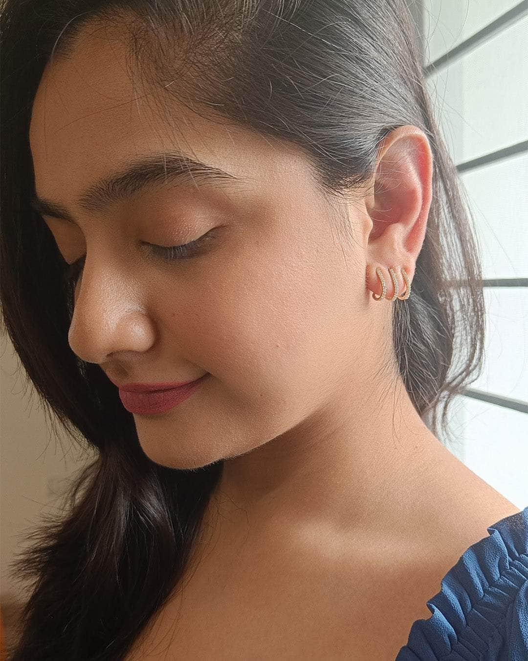 Ishhaara Rhinestone Decor Ear Cuff