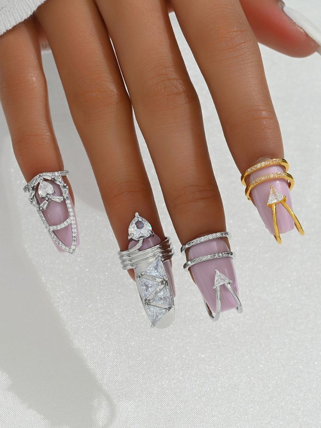 Ishhaara Rhinestone Fingertip Opening Ring