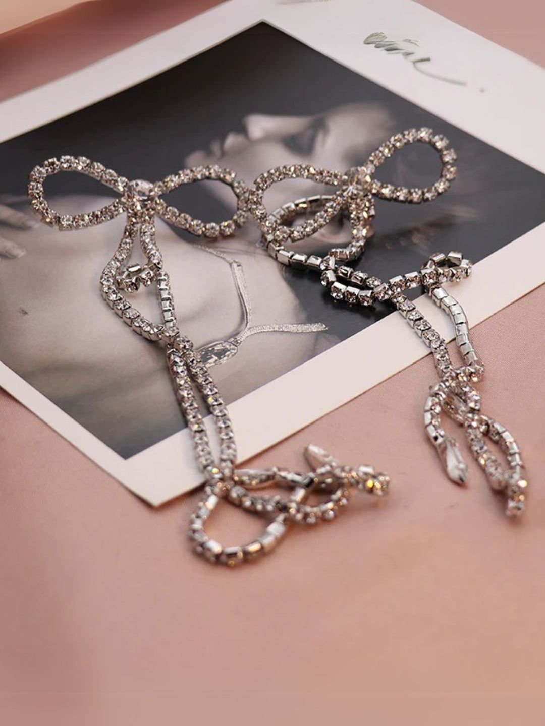 Ishhaara Ribbon Cascade Earring