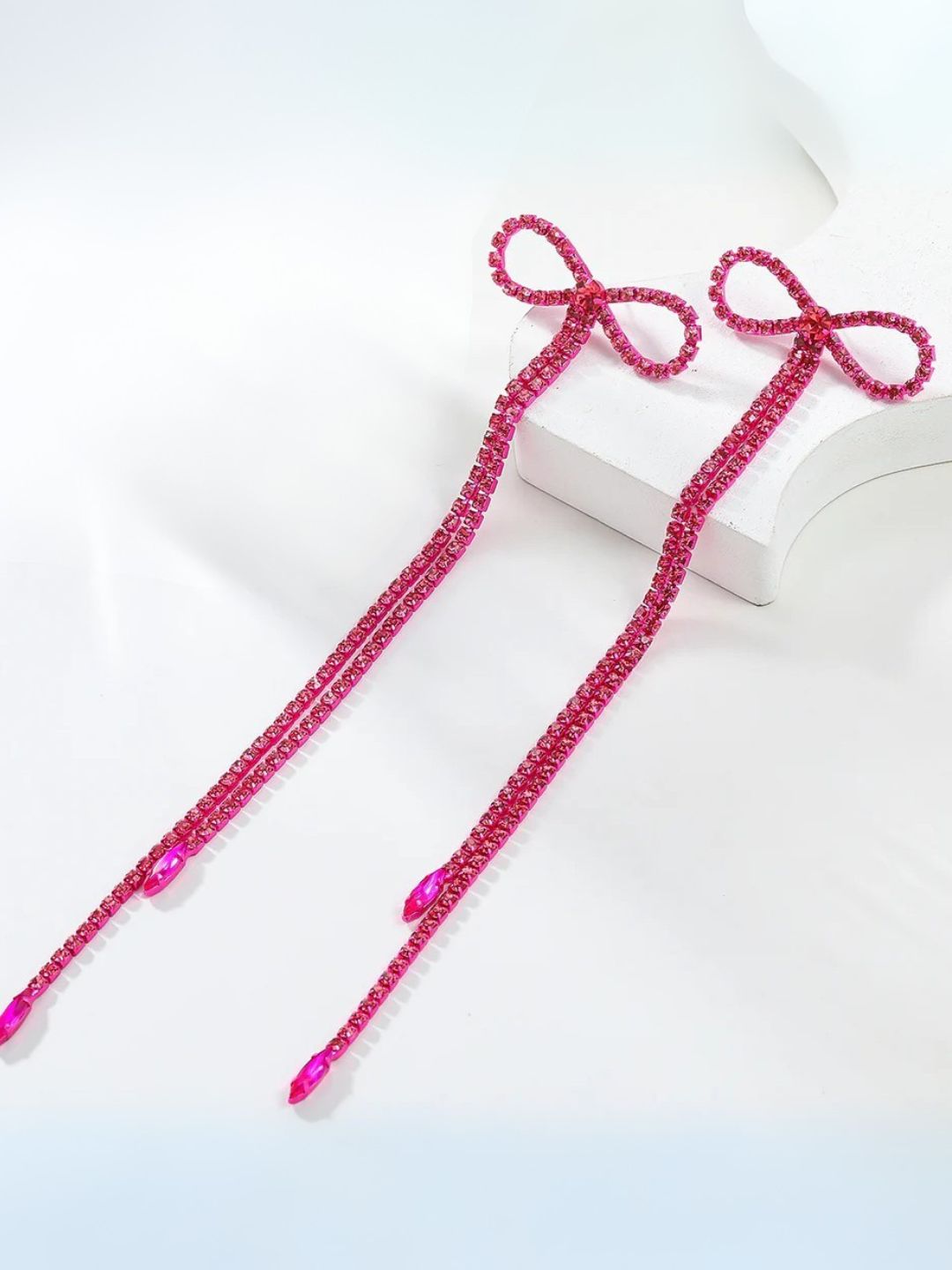 Ishhaara Ribbon Cascade Earring