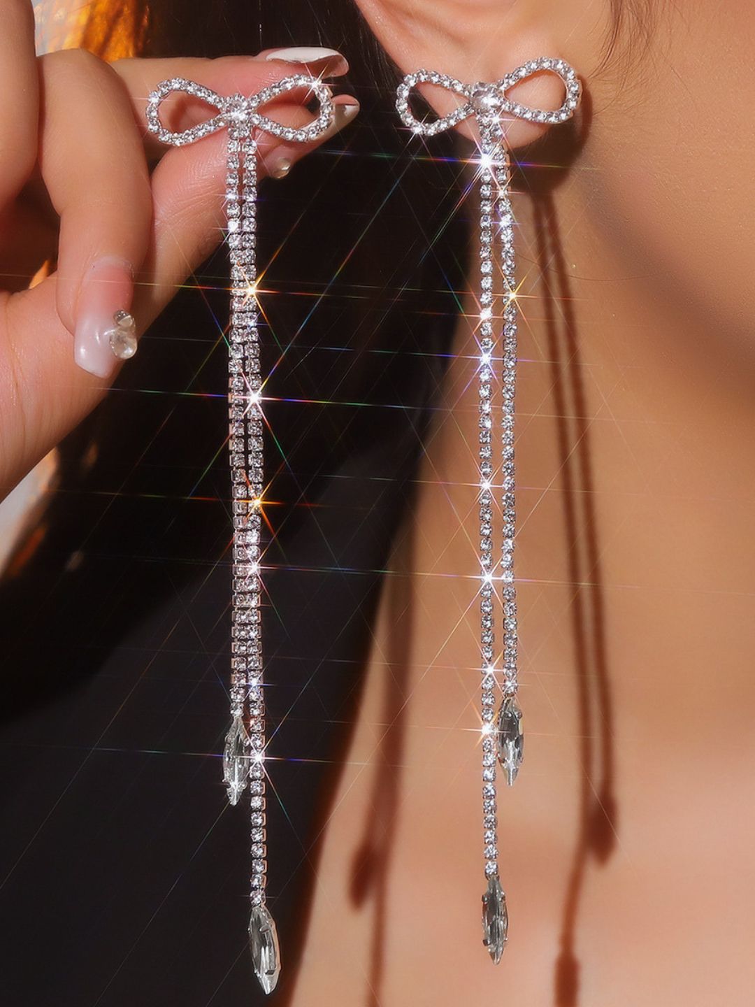 Ishhaara Ribbon Cascade Earring