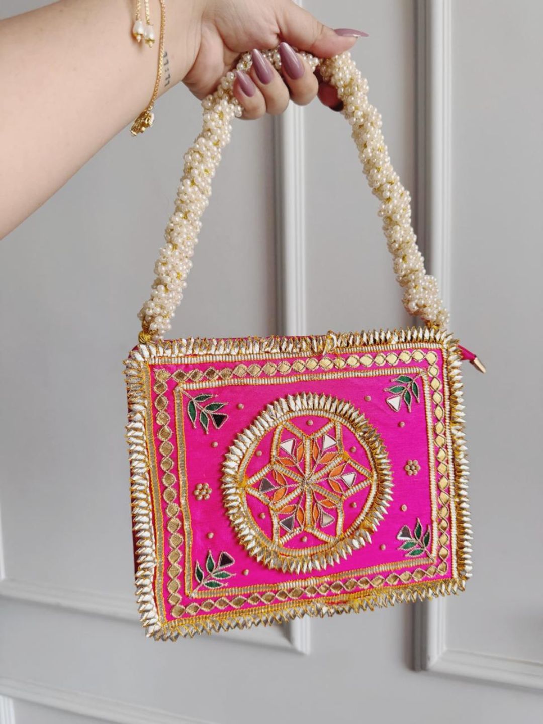 Ishhaara Riwaayat Gota Patti Bag