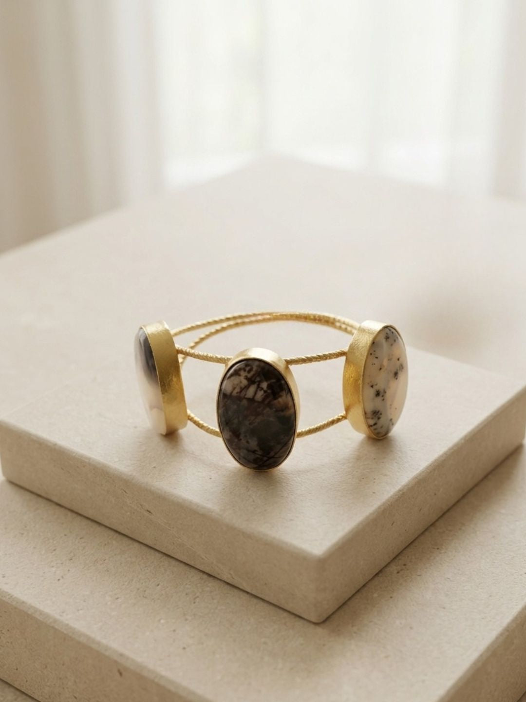 Ishhaara Round Black Marble Stone Bracelet
