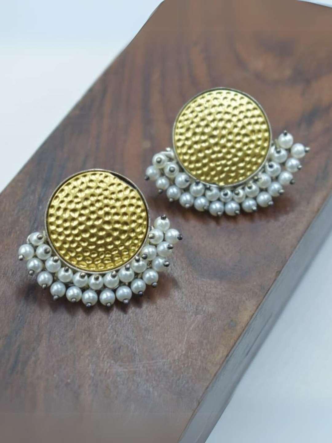 Ishhaara Round Coin Style Elegant Earrings