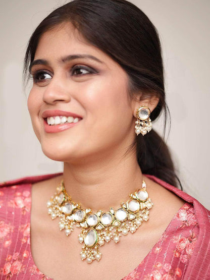 Ishhaara Round Kundan Single Pendant Drop Necklace