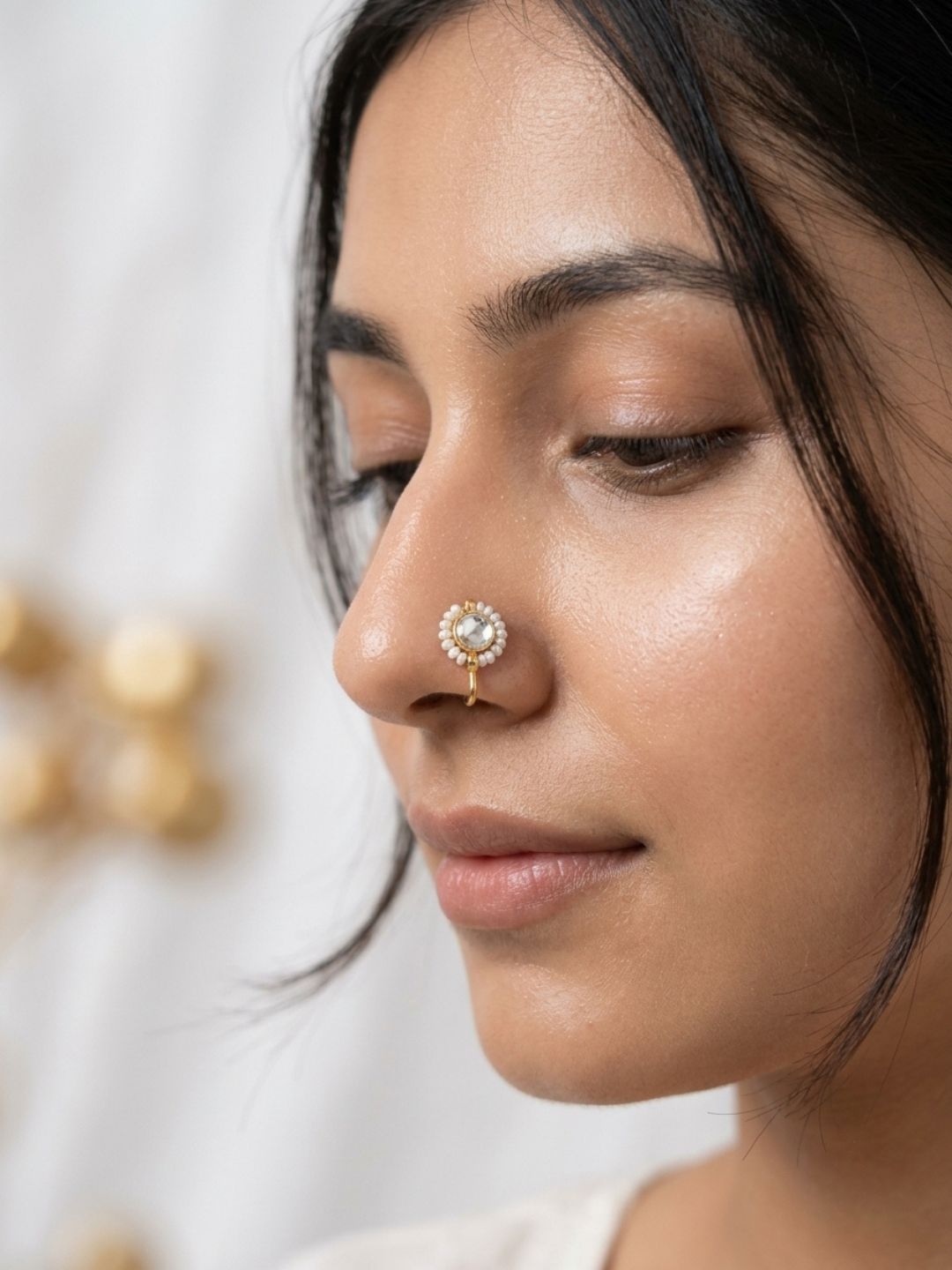 Ishhaara Round Kundan Studded Nath
