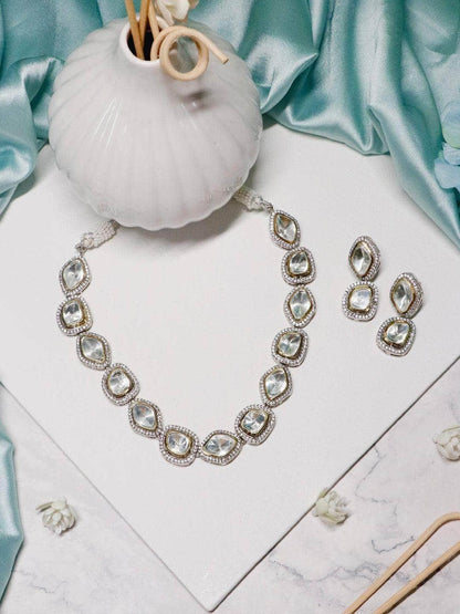 Ishhaara Round Shape Kundan Choker Necklace