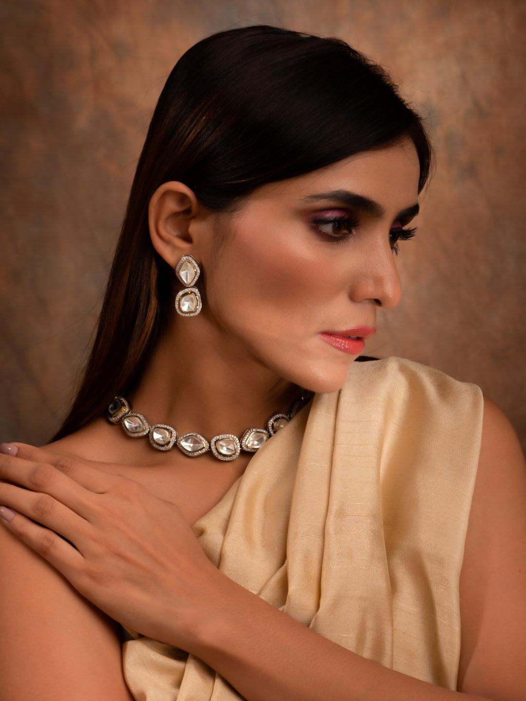 Ishhaara Round Shape Kundan Choker Necklace