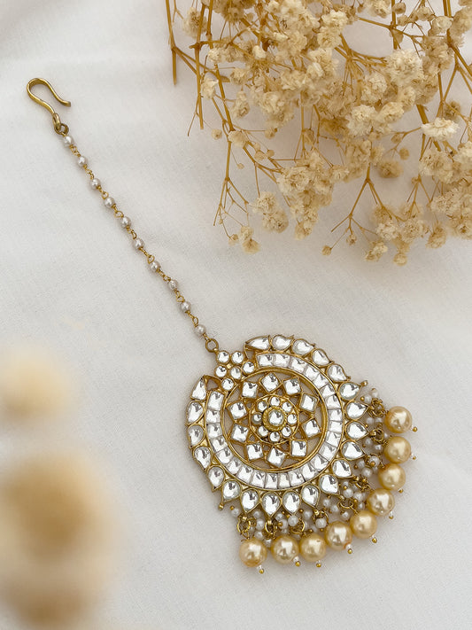 Ishhaara Round Shaped Pachi Kundan Maang Tikka