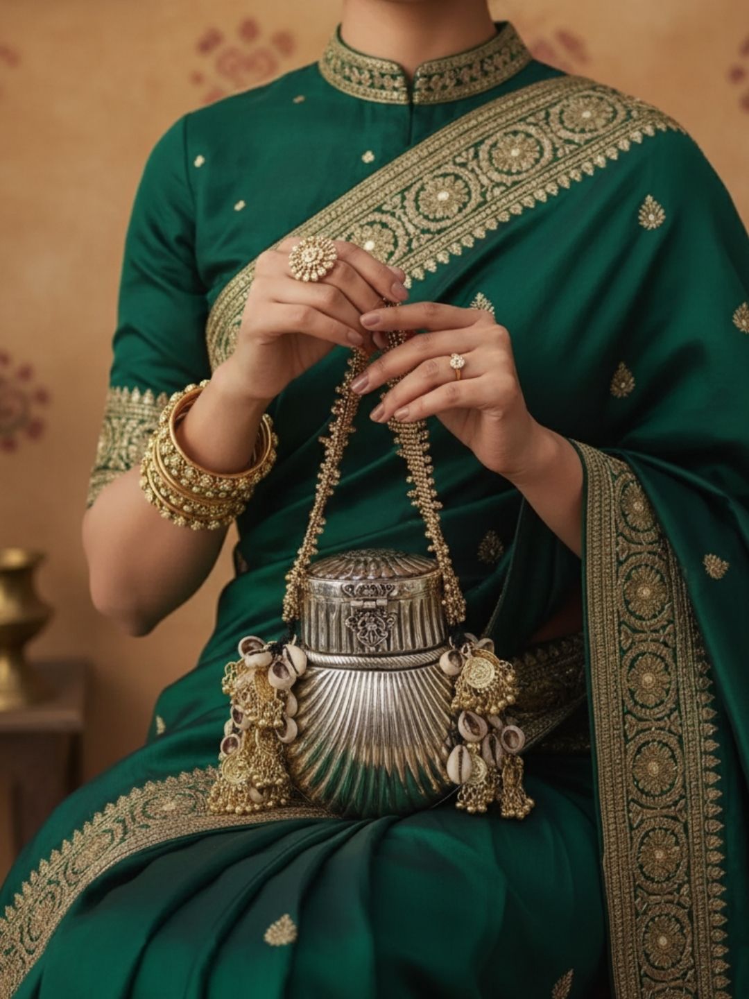 Ishhaara Royal Kumari Batwa Banjara Metal Clutch