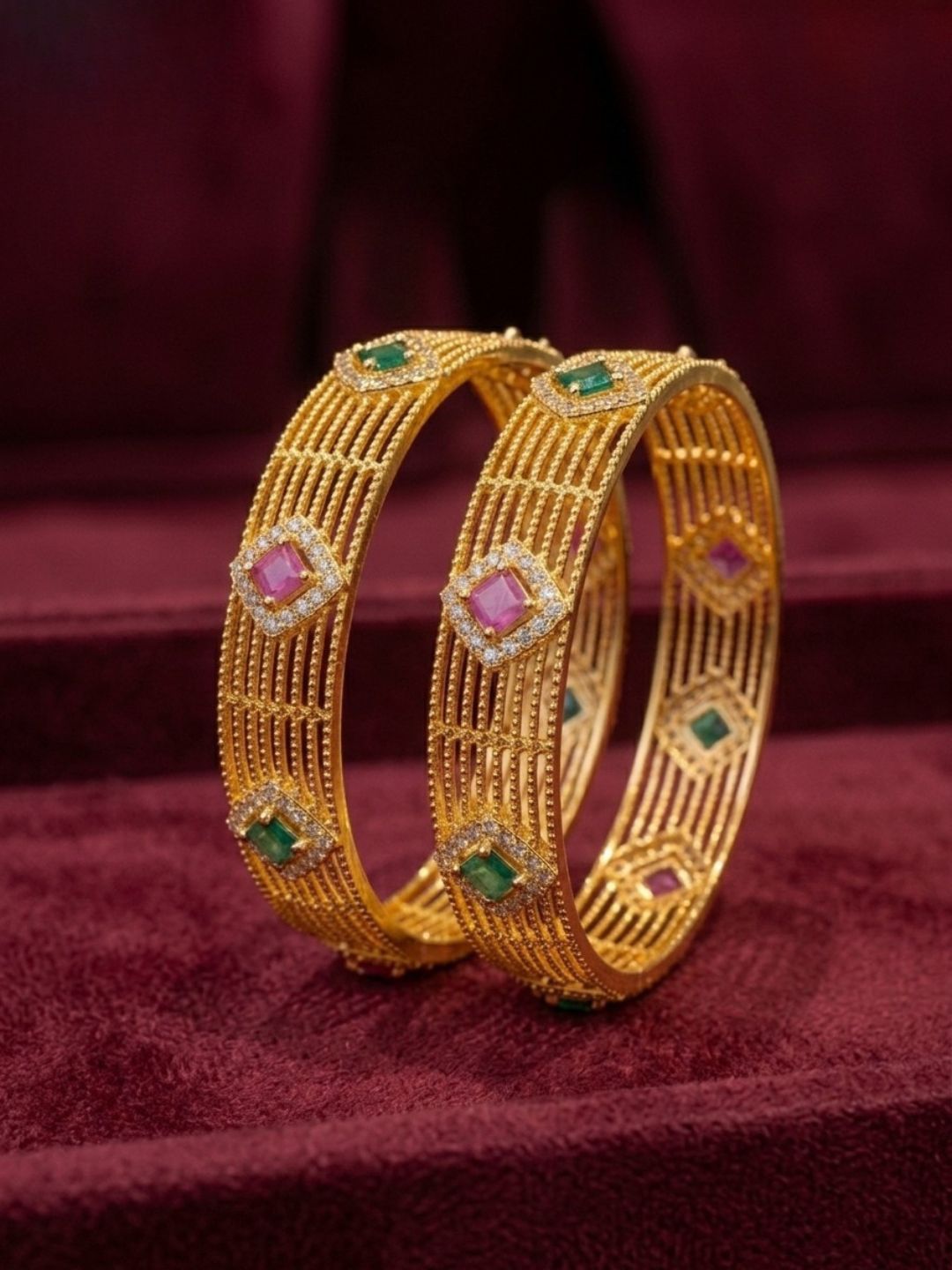 Ishhaara Ruby And Emerald Gold Polished Bangle