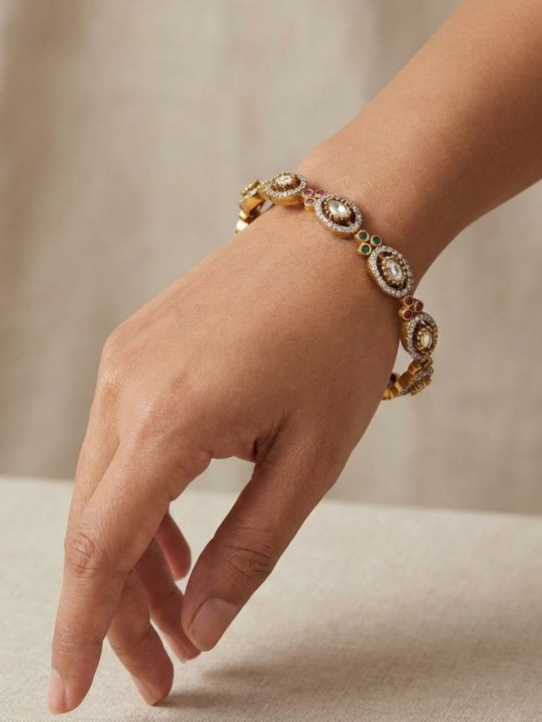 Ishhaara Ruby Green White Victorian Bangles