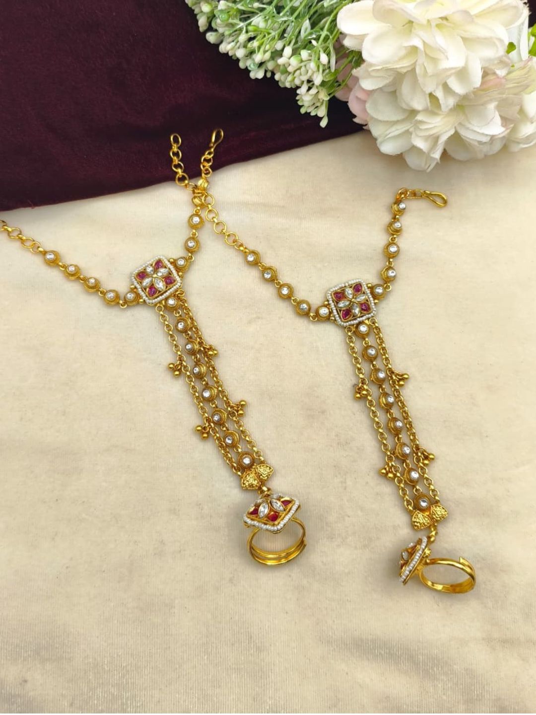 Ishhaara Ruby Kundan Haathphool