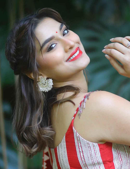 Ishhaara Saiee M Manjrekar In Chandbali Motif Earrings