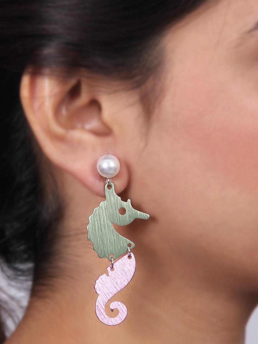 Ishhaara Sea Horse Earrings - Green