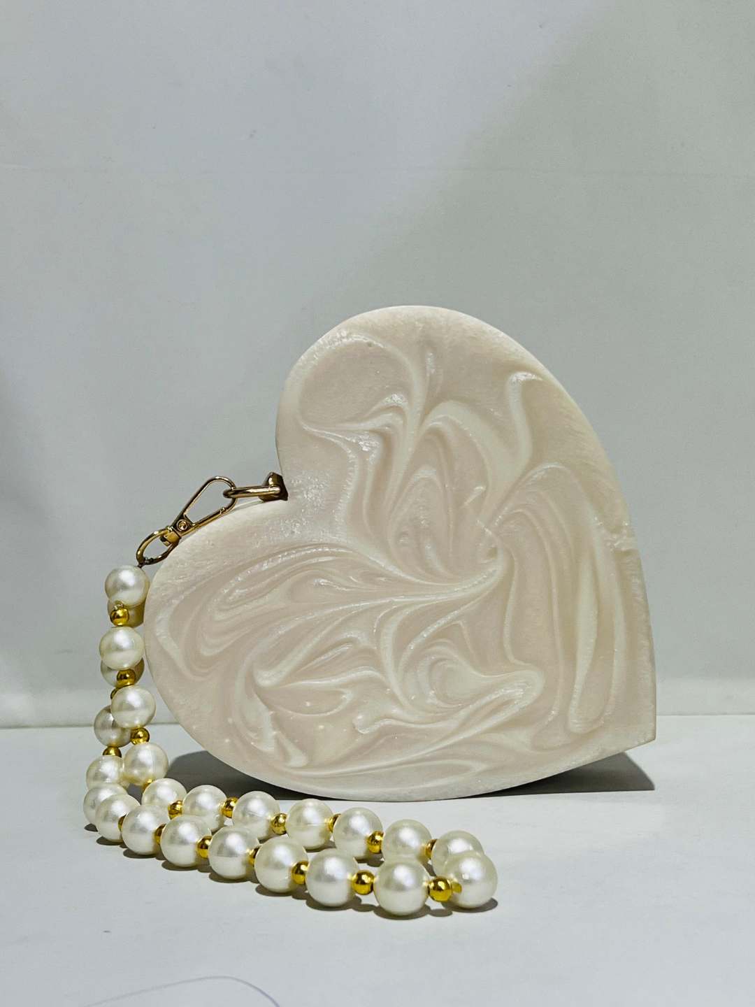 Buy Sea Shell Inspired Resin Shell Heart Shaped Bag Online - Ishhaara