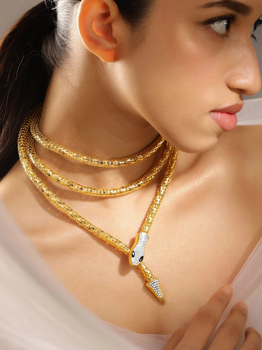 Ishhaara Serpentine Choker Necklace