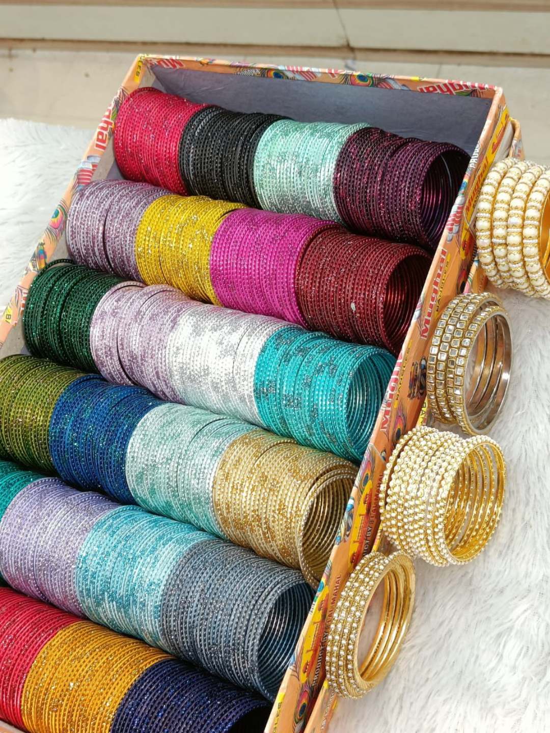 Ishhaara Set Of 48 Designer Bangle With Side Bangles