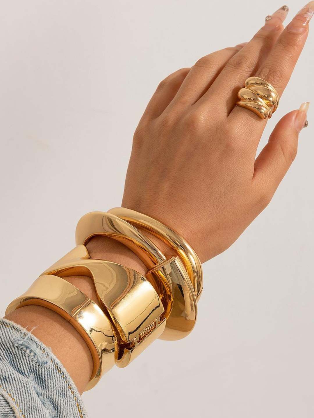 Ishhaara Set Of Four Handcuff And One Ring