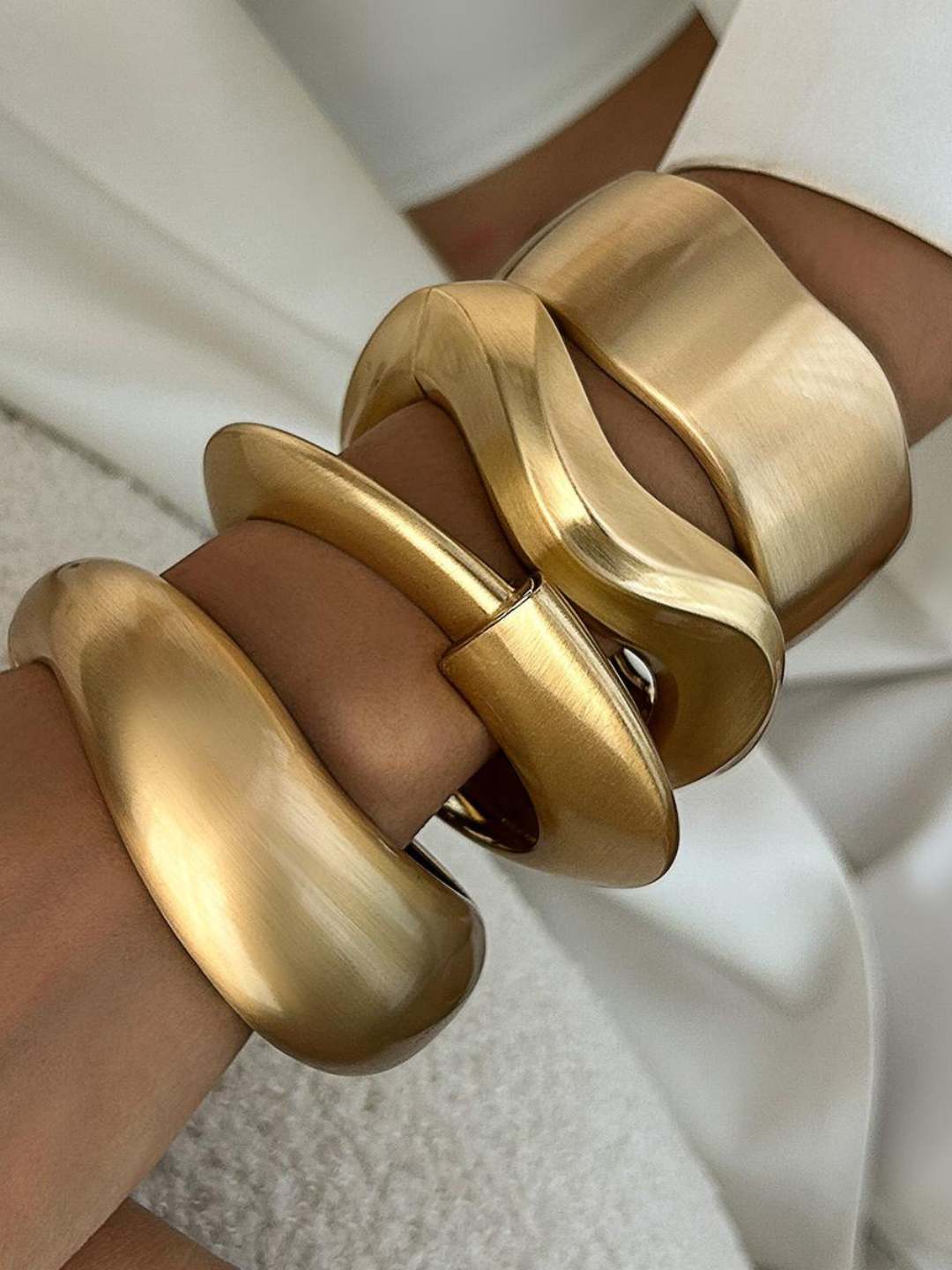 Ishhaara Set Of Four Handcuff Bracelets